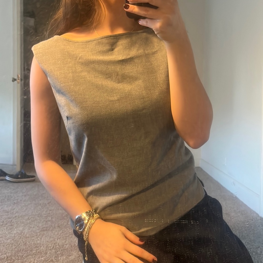Anntaylor gray top. Worn 2 times only. Sleeveless and good for work